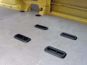 Der T5 als 5-Sitzer mit originalem Seitenfenster, SEIKEL Höherlegungsfahrwerk und AT-All Terrain Reifen